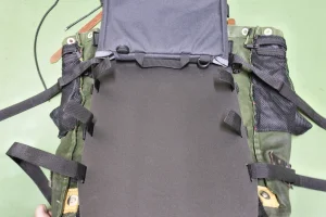 バックパックとPCケース留め方